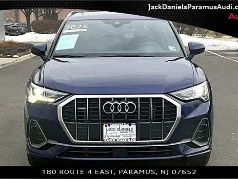 Used 2025 Audi Q3 2.0T Premium w/ Convenience Package image 3
