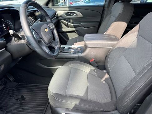 Certified 2023 Chevrolet Traverse LT image 9