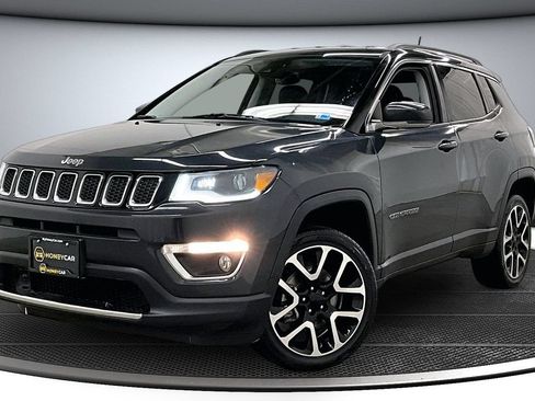 Used 2018 Jeep Compass Limited AWD/4WD image 3