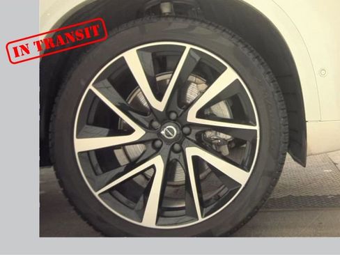 Used 2024 Volvo XC90 B6 Plus w/ Protection Package Premier image 14