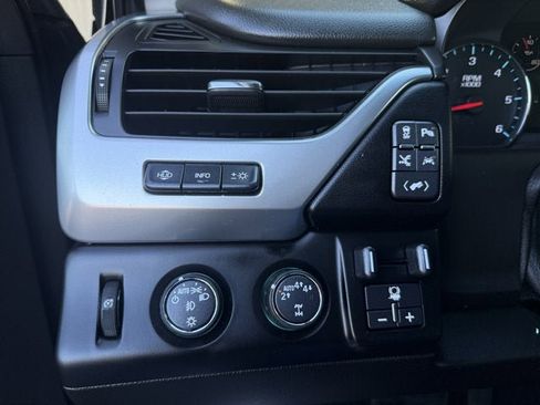 Used 2017 Chevrolet Suburban Premier image 27