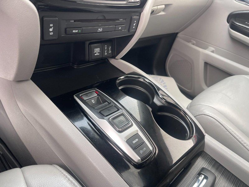 Used 2018 Honda Pilot Touring image 33