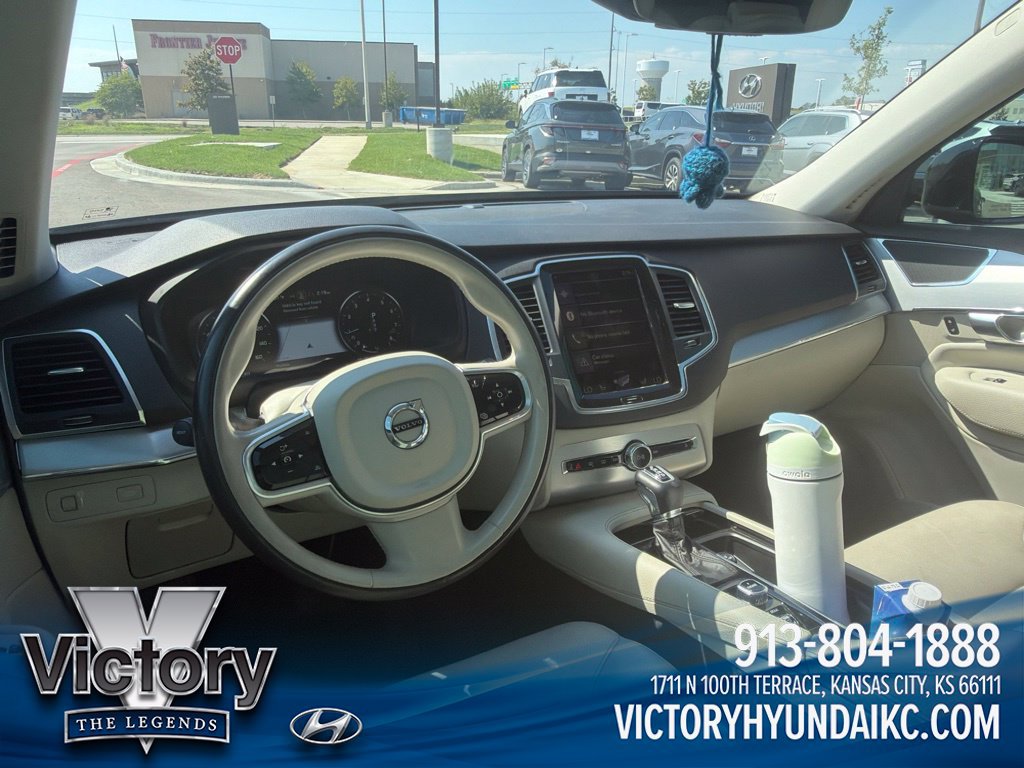 Used 2017 Volvo XC90 T6 Momentum w/ Vision Package AWD/4WD image 9