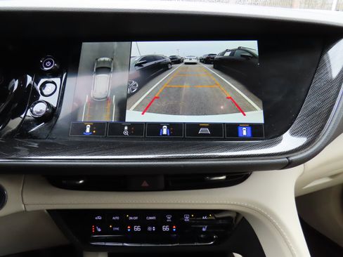 Used 2022 Buick Envision Essence w/ Technology Package I image 23