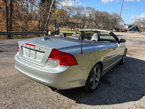 Used 2011 Volvo C70 T5 image 13