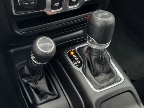 Used 2023 Jeep Wrangler Sport S image 17