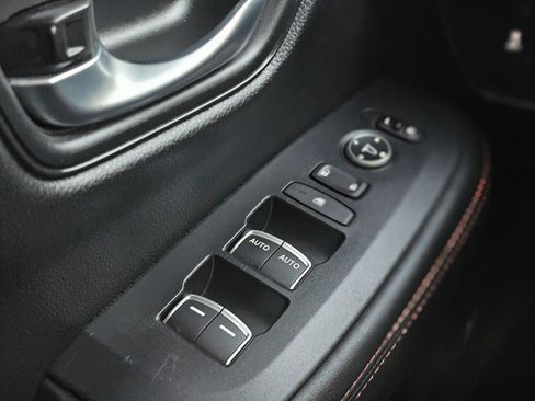 Used 2025 Honda HR-V Sport image 11