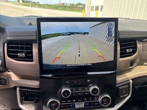 Used 2024 Ford Expedition Limited image 37