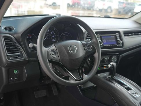 Used 2020 Honda HR-V LX image 2