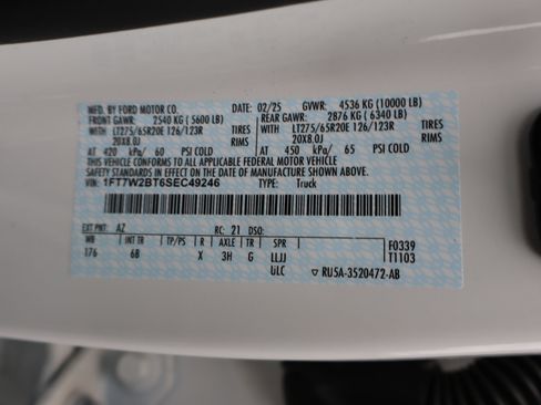 Used 2025 Ford F250 Lariat w/ Chrome Package image 42