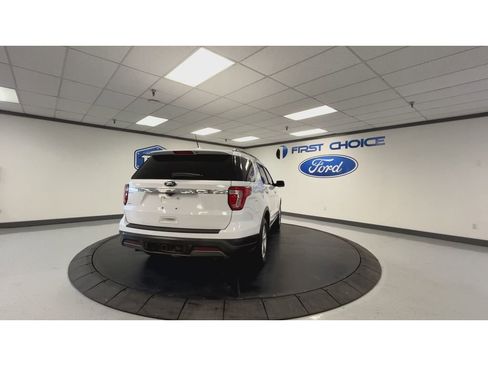 Used 2019 Ford Explorer XLT w/ Equipment Group 201A image 9