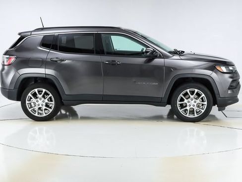 Used 2022 Jeep Compass Latitude AWD/4WD image 14