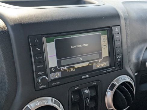 Used 2016 Jeep Wrangler Unlimited Rubicon w/ Connectivity Group image 20