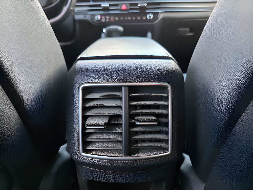 Used 2026 Kia Sportage EX FWD image 13