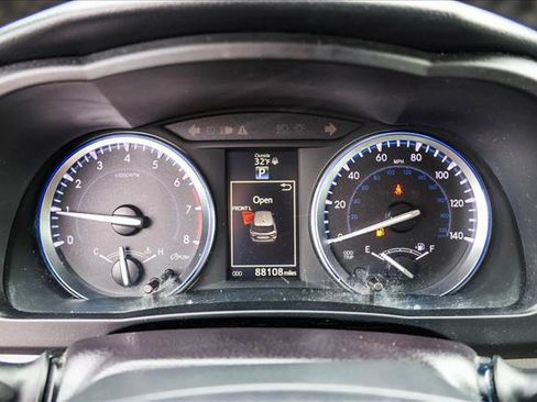 Used 2016 Toyota Highlander XLE image 15