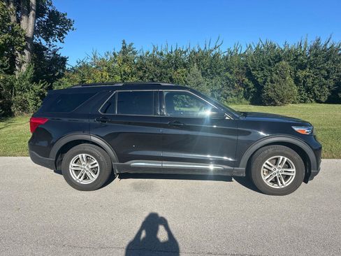 Used 2020 Ford Explorer XLT w/ Comfort Package AWD/4WD image 8