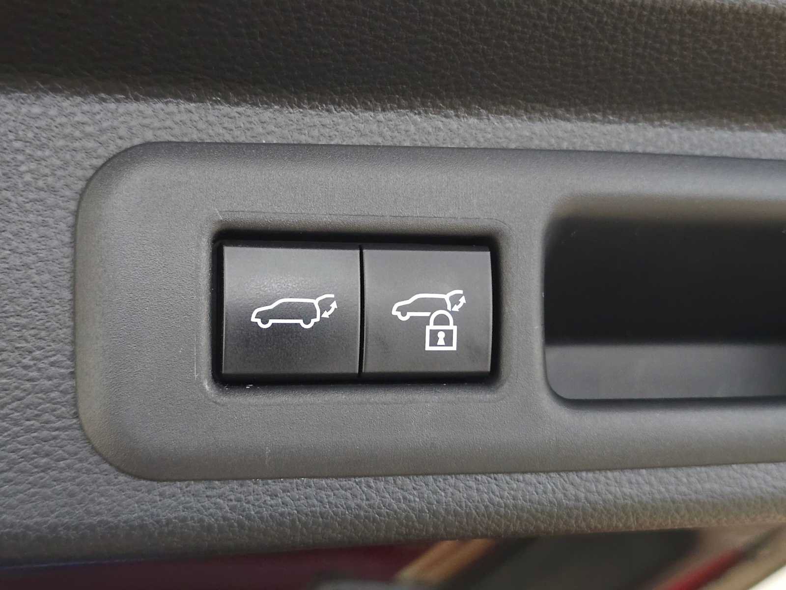 Used 2024 Toyota Sequoia Platinum AWD/4WD image 15