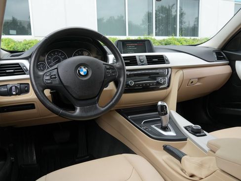 Used 2018 BMW 320i Sedan w/ Convenience Package RWD image 5