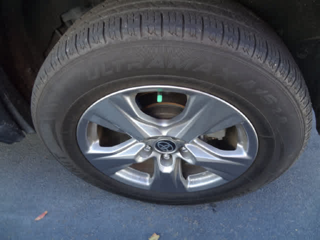 Used 2024 Toyota RAV4 XLE AWD/4WD image 12