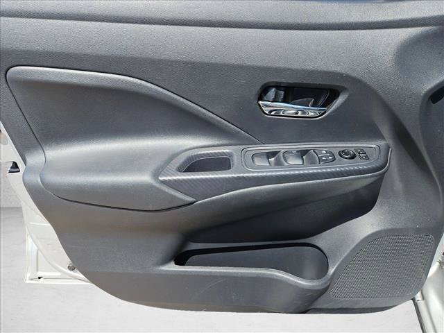 Used 2025 Nissan Versa SV FWD image 11