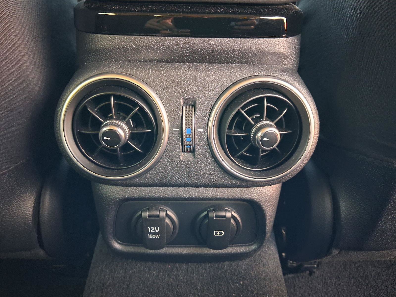Used 2018 Kia Stinger Premium RWD image 23
