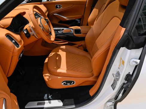 Used 2024 Aston Martin DBX AWD/4WD image 17