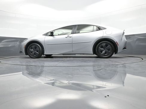 Certified 2024 Toyota Prius Prime SE image 31