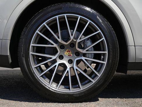 Used 2023 Porsche Cayenne Turbo w/ Premium Package Plus (PI3) AWD/4WD image 9