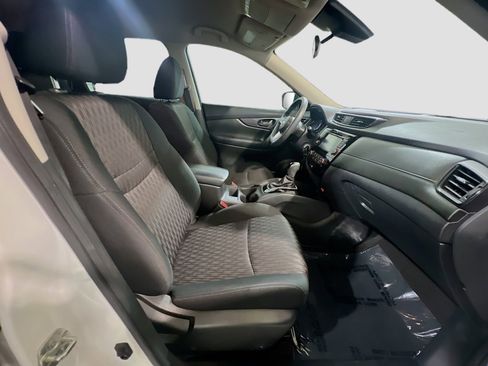 Used 2020 Nissan Rogue S FWD image 20