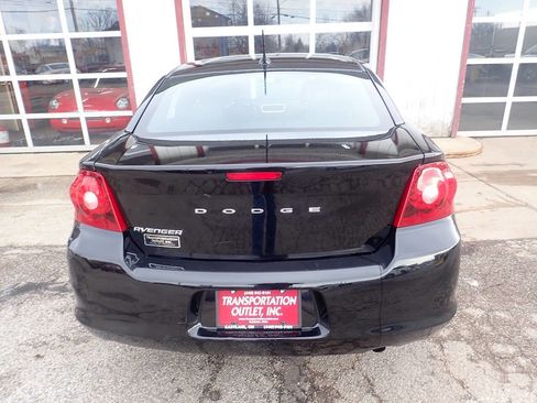 Used 2013 Dodge Avenger SE image 19