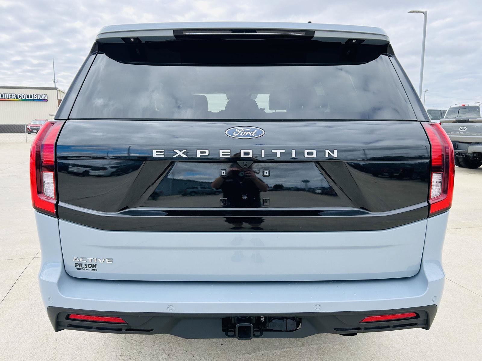 Used 2025 Ford Expedition Active AWD/4WD image 46