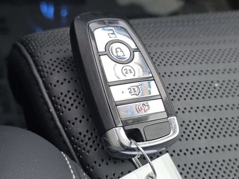 Used 2025 Lincoln Nautilus Reserve AWD/4WD image 31