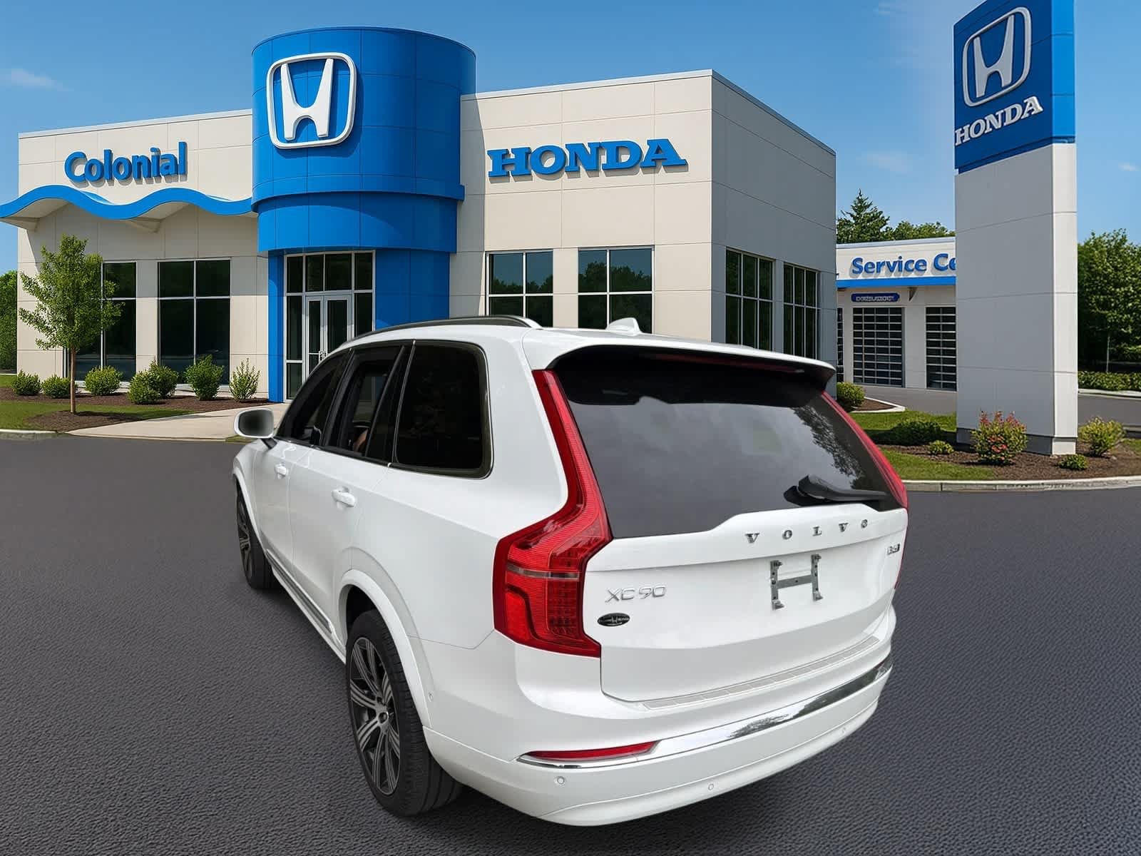 Used 2025 Volvo XC90 B6 Ultra w/ Protection Package Premier AWD/4WD image 4