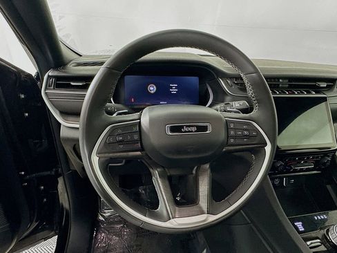 Certified 2024 Jeep Grand Cherokee L Limited w/ Luxury Tech Group II image 19