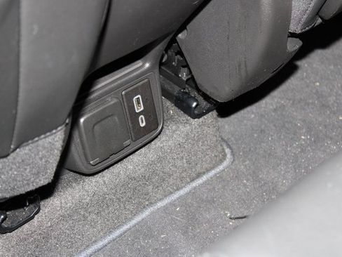 Used 2022 Buick Encore GX Essence w/ Experience Buick Package image 19