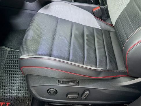 Used 2022 Volkswagen GTI Autobahn image 20