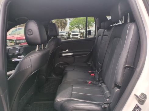 Used 2023 Mercedes-Benz EQB 300 4MATIC image 16