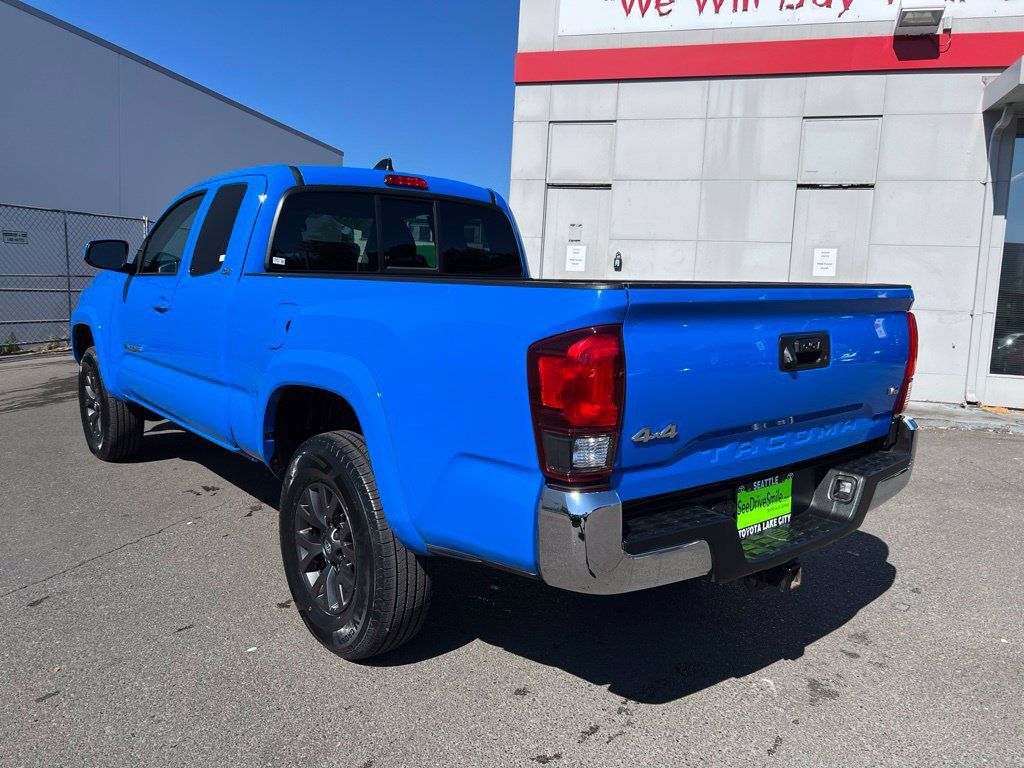 Certified 2021 Toyota Tacoma SR5 AWD/4WD image 6