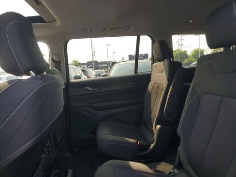 Used 2023 Jeep Grand Cherokee L Laredo w/ Luxury Tech Group I AWD/4WD image 10