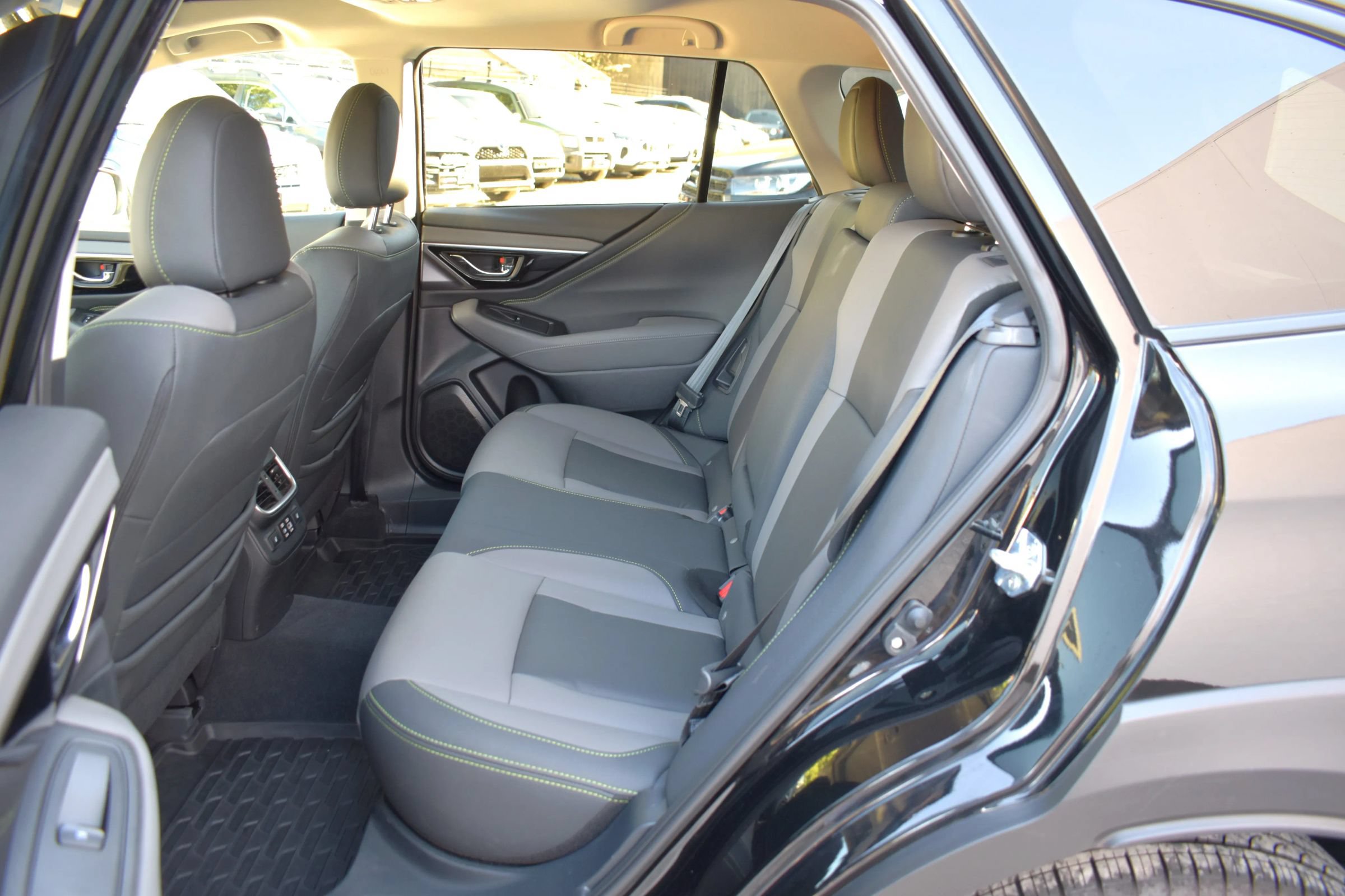 Used 2025 Subaru Outback Onyx Edition XT AWD/4WD image 28