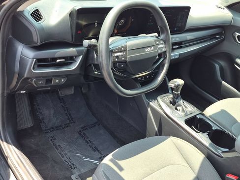 Used 2025 Kia K4 FWD image 14