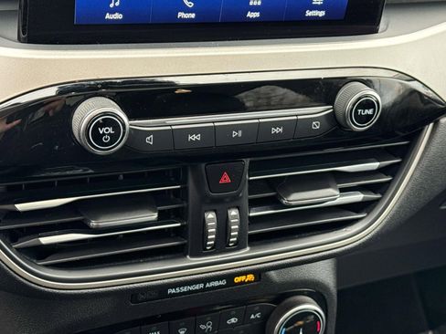 Used 2022 Ford Escape SEL image 12