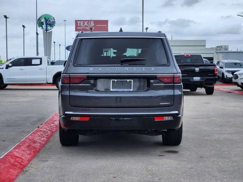 Used 2024 Jeep Wagoneer Series II w/ Flexible Seating Group image 6