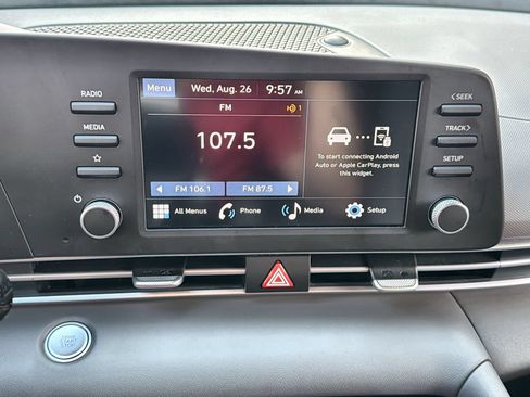Used 2025 Hyundai Elantra Sport FWD image 16