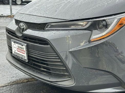 Used 2025 Toyota Corolla LE image 8