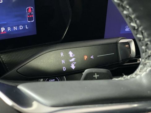 Used 2025 Chevrolet Equinox LT FWD image 21