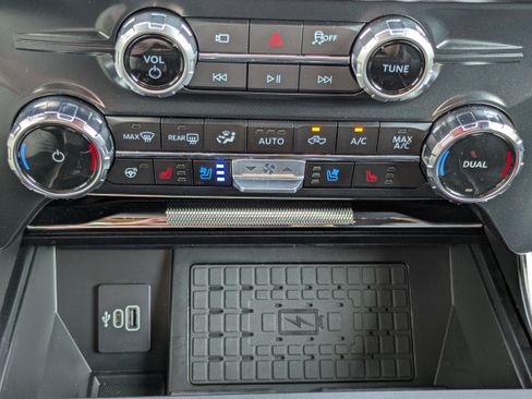 Used 2025 Ford F150 Raptor AWD/4WD image 23