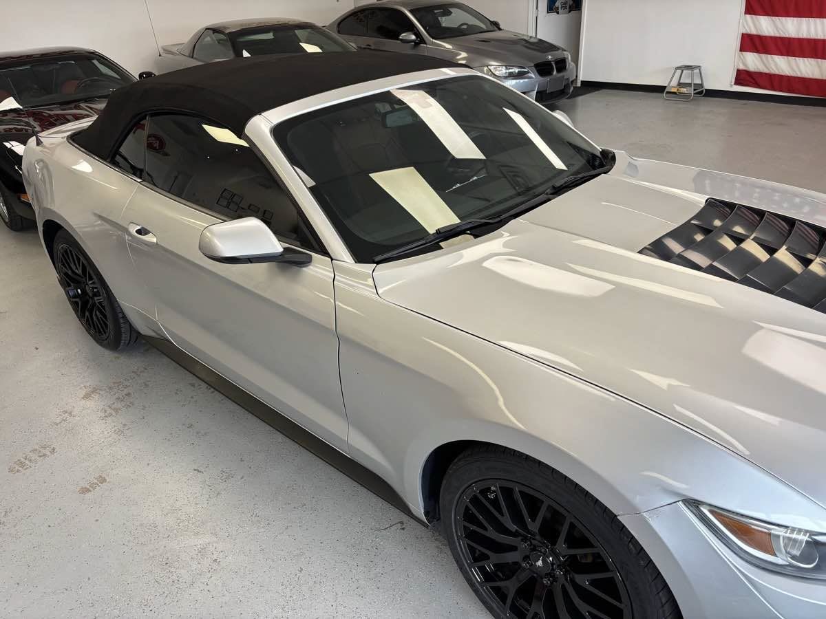 Used 2015 Ford Mustang GT Premium RWD image 4