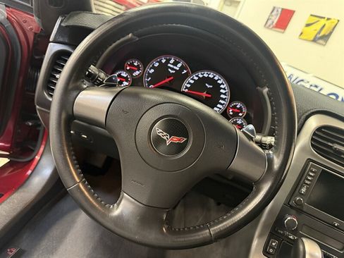 Used 2006 Chevrolet Corvette Coupe w/ Preferred Equipment Group RWD image 25
