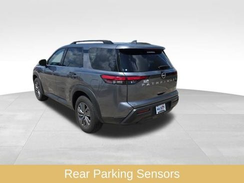 Used 2025 Nissan Pathfinder SV image 6